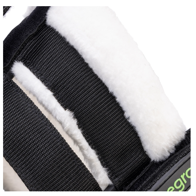 FreeGraze Deluxe AirFlow Detachable Grazing Muzzle Black